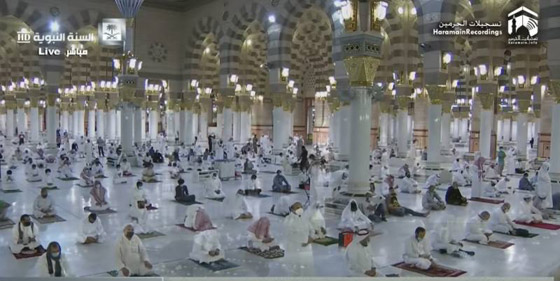بالصور.. المسجد النبوي يستقبل المصلين 