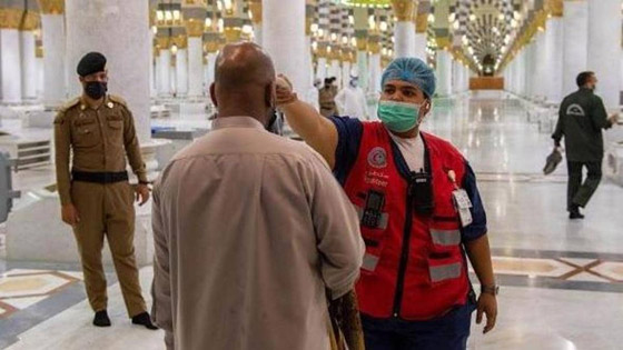 بالصور.. المسجد النبوي يستقبل المصلين 