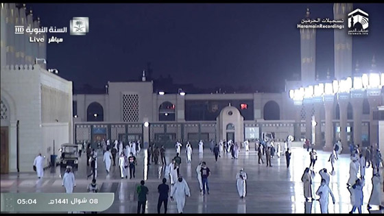 بالصور.. المسجد النبوي يستقبل المصلين 