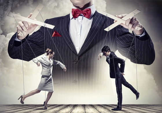 أبراج تهوى التلاعب بعقول الآخرين.. يجعلونهم يتصرفون حسب اختيارهم صورة رقم 1 أبراج تهوى التلاعب بعقول الآخرين.. يجعلونهم يتصرفون حسب اختيارهم صورة رقم 1