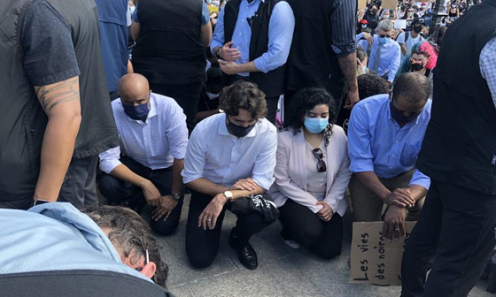 رئيس الوزراء الكندي جاستن ترودو يجثو على ركبته رفضا للعنصرية! صورة رقم 7