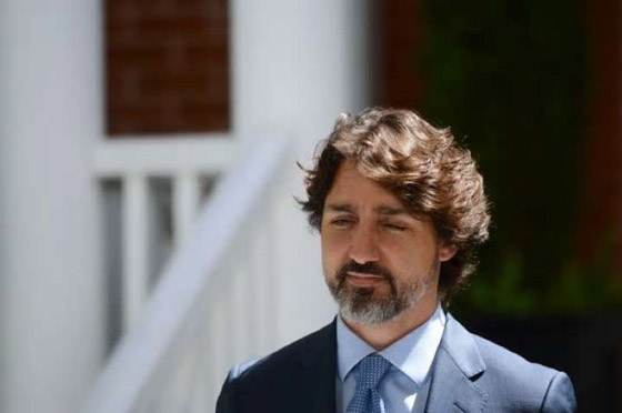 صور لوك جديد لرئيس وزراء كندا جاستن ترودو بشعر طويل ولحية يثير الجدل صورة رقم 7