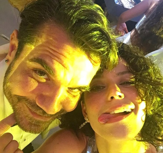 صور رومانسية تجمع ثنائيات النجوم الأتراك.. بعضها أثار الجدل صورة رقم 11