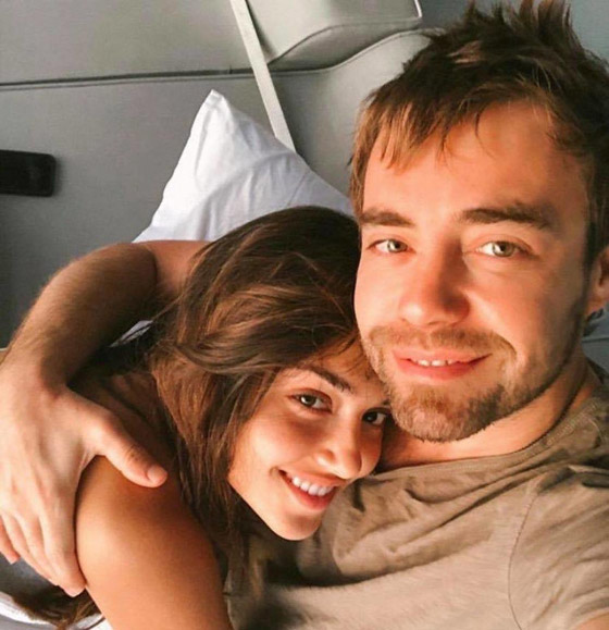 صور رومانسية تجمع ثنائيات النجوم الأتراك.. بعضها أثار الجدل صورة رقم 23