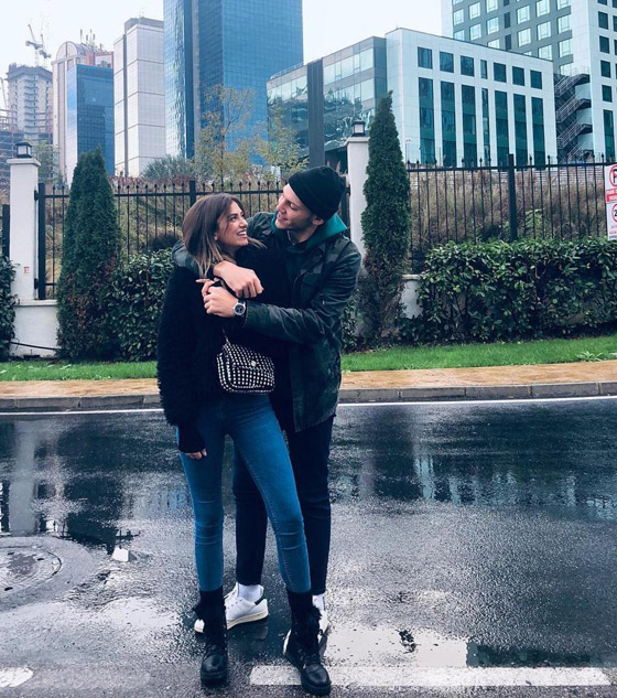 صور رومانسية تجمع ثنائيات النجوم الأتراك.. بعضها أثار الجدل صورة رقم 7
