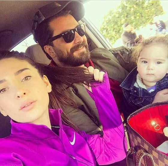 شاهدوا.. معتصم النهار يروي كيف نجا وزوجته من صاروخ ضرب منزليهما! صورة رقم 6