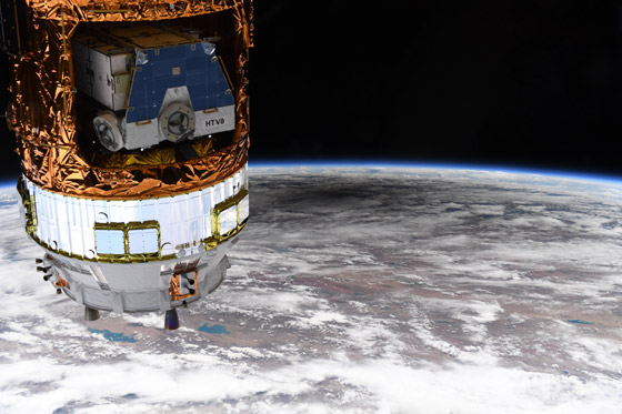 من الفضاء هذه المرة.. لقطات مبهرة خلابة للكسوف الشمسي الحلقي صورة رقم 6