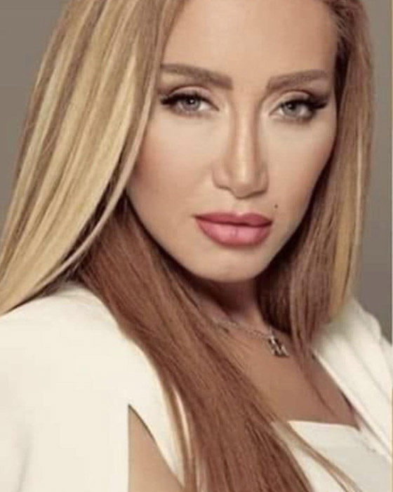 احدث صور النجوم: فيفي عبده تكشف اكتافها ومحمد عز يستمتع بالعطلة صورة رقم 2