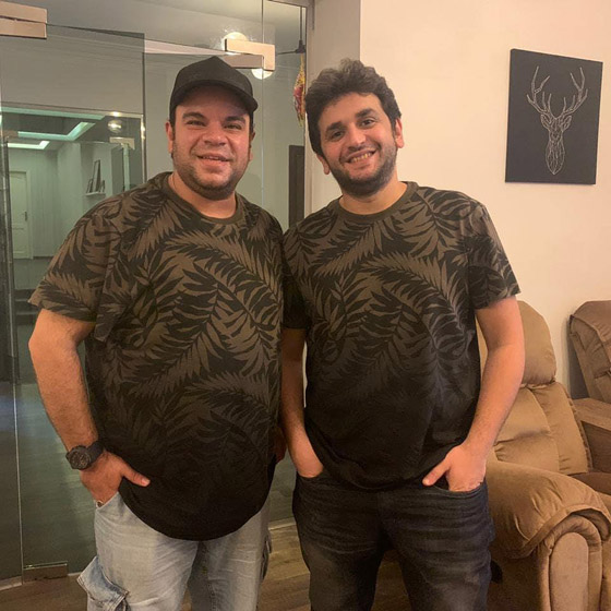 احدث صور النجوم: فيفي عبده تكشف اكتافها ومحمد عز يستمتع بالعطلة صورة رقم 3