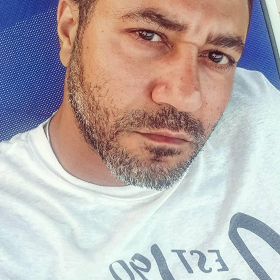احدث صور النجوم: فيفي عبده تكشف اكتافها ومحمد عز يستمتع بالعطلة صورة رقم 1
