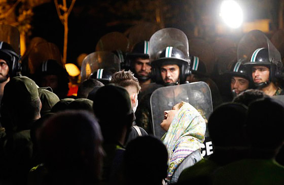 بالفيديو والصور: 19 قتيلا بانفجار ضخم في عيادة طبية في طهران صورة رقم 14