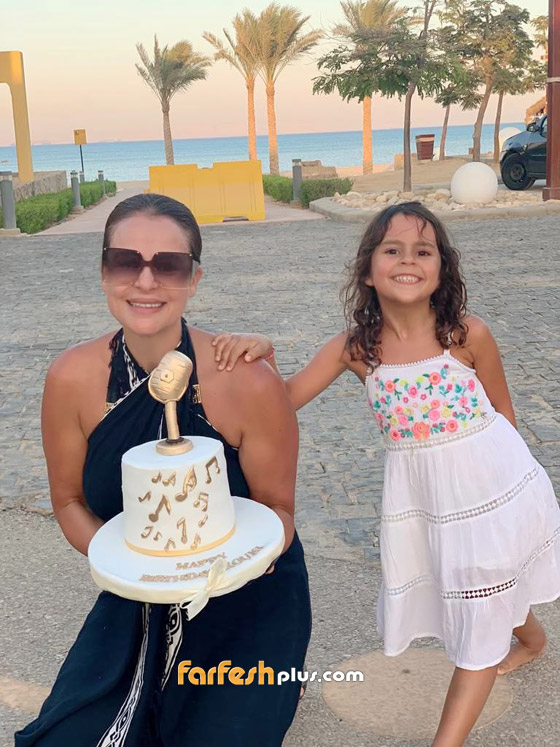 صور كارول سماحة تحتفل بعيد ميلادها الـ48 مع ابنتها تالا، ما هي مفاجأتها؟ صورة رقم 2