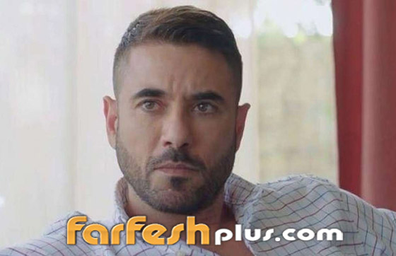 فيديو أحمد عز يفاجئ جمهوره بغناء (بتخاصمني حبة) لايف على المسرح صورة رقم 10