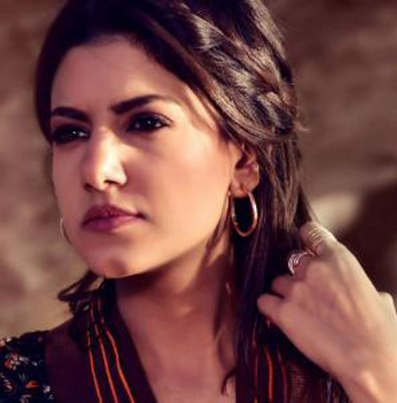 فيديو ياسمين علي (ما ضاقت إلا ما فرجت) مع شقيقها من ذوي الاحتياجات الخاصة صورة رقم 4