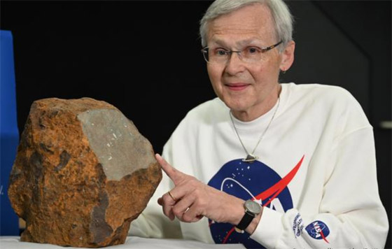 بالصور: اكتشاف نيزك تاريخي ضخم في حديقة منزل في ألمانيا صورة رقم 11