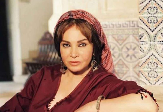 من هم النجوم العرب الذين يخافون من الحسد؟ وماذا يفعلون لحماية أنفسهم؟ صورة رقم 8