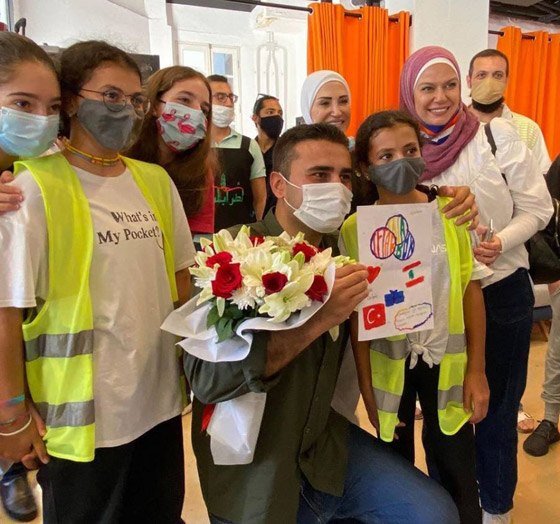 فيديو الشيف بوراك يزور لبنان ليقدّم مساعدات للمتضررين ويتحدث العربية صورة رقم 3