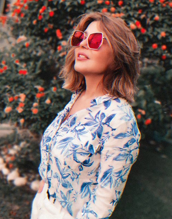 صور سميرة سعيد باطلالة شبابية رائعة.. هل يبدو عليها انها بلغت 62 عاما؟ صورة رقم 8