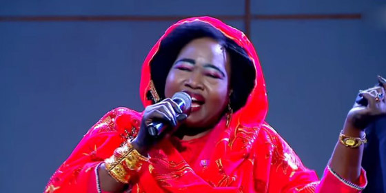 وفاة الفنانة السودانية ستونة.. صاحبة أغنية 