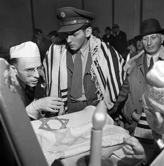 بالصور: أهوال الحرب العالمية الثانية ودمارها بعدسة أشهر مصوريها صورة رقم 2