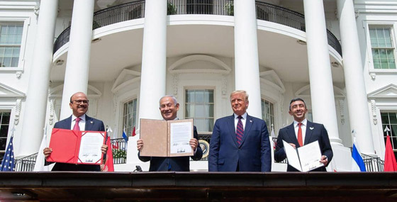 الوزير الإماراتي يغرّد باللغة العبرية مهنئا الإسرائيليين بمناسبة دينية صورة رقم 20