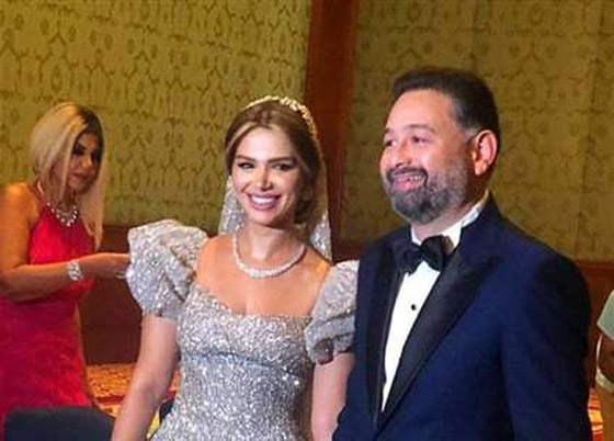 تامر حسني يغني لـ منة شلبي بعد 10 سنوات.. والجمهور يلاحظ شيء غريب بينهما! صورة رقم 3