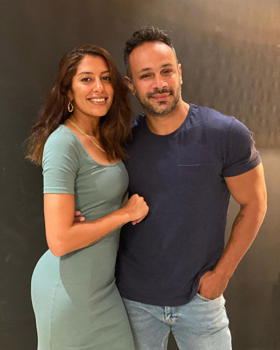 نجم ستار أكاديمي محمد عطية يعلن خطوبته من مقدمة برامج شهيرة (صور) صورة رقم 9