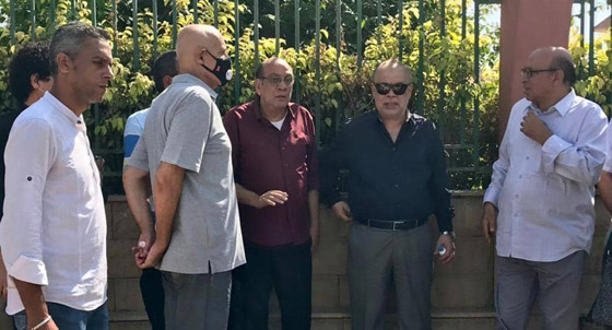 فيديو وصور.. دموع وذكريات النجوم في جنازة محمود ياسين صورة رقم 1