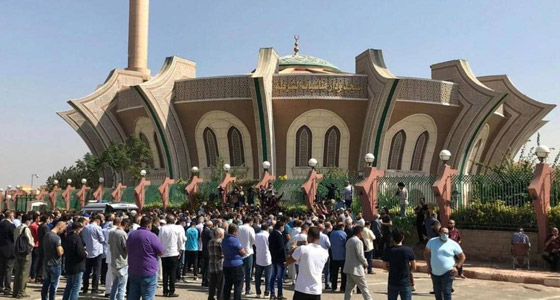 فيديو وصور.. دموع وذكريات النجوم في جنازة محمود ياسين صورة رقم 4