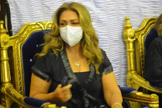 فيديو صادم وصور ليلى علوي ترقص بحفل عمرو دياب بفستان عزاء محمود ياسين! صورة رقم 3