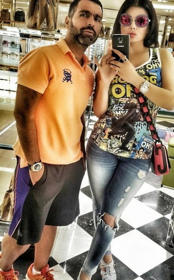  نجوم ارتدوا ساعات ثمينة جدا منهم احمد حلمي، هيفاء وهبي وتامر حسني صورة رقم 6