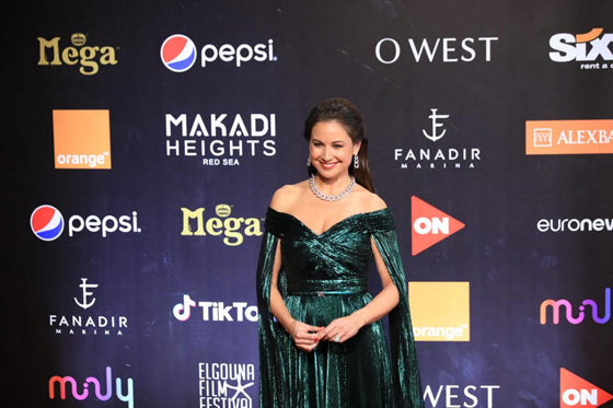 بالصور - مواقف أثارت الجدل في افتتاح مهرجان الجونة 2020 صورة رقم 22