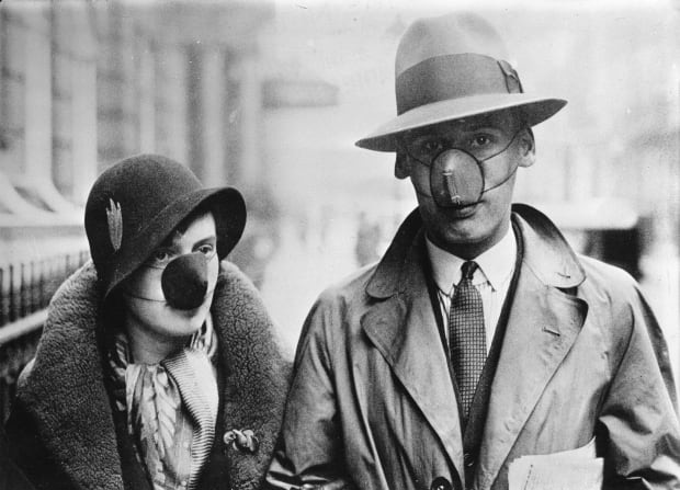 إراقة الدماء وأبخرة الغاز.. علاجات غريبة لإنفلونزا عام 1918 صورة رقم 2