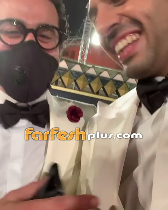 أحمد حلمي وحسن أبو الروس بالبدلة نفسها وهذا تعليق الأخير! فيديو صورة رقم 3