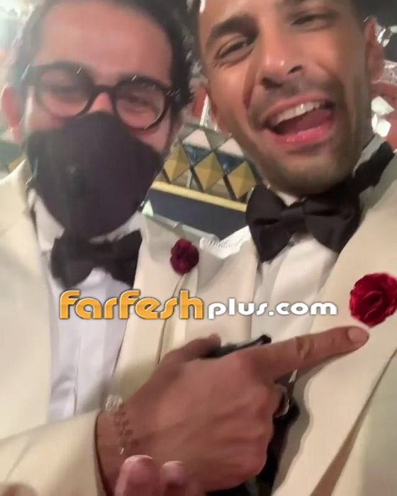 أحمد حلمي وحسن أبو الروس بالبدلة نفسها وهذا تعليق الأخير! فيديو صورة رقم 4