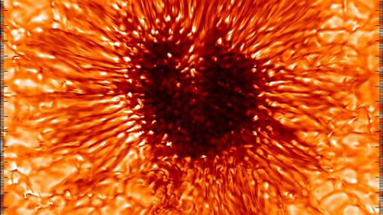 أكثر صورة مفصلة لبقعة مظلمة على الشمس.. قطرها أكبر من الأرض! صورة رقم 2 أكثر صورة مفصلة لبقعة مظلمة على الشمس.. قطرها أكبر من الأرض! صورة رقم 2