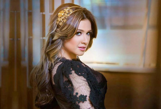 ياسمين عبد العزيز تتزوج من مُسِن وتكشف حقيقة مشاركة أحمد زاهر في 