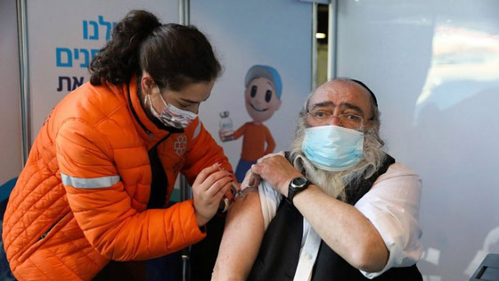 إسرائيل تتصدر السباق عالمياً في معدل توزيع اللقاح على مواطنيها صورة رقم 1