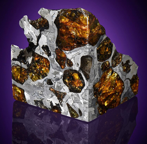 امتلك قطعة من الفضاء: مزاد لصخور القمر وقطع المريخ مقابل مبالغ طائلة صورة رقم 1