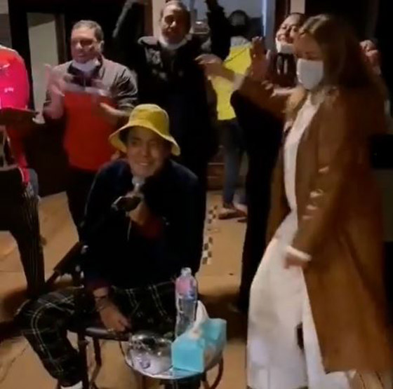 ليلى علوي ترقص مع محمد منير على أنغام (علي صوتك) صورة رقم 1