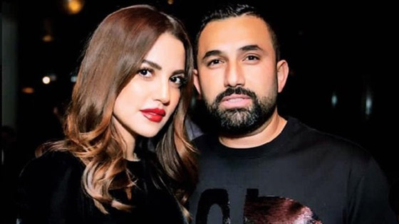 سيارة مغطاة بالورود..درة تخطف الأنظار بصور رومانسية مع زوجها في يوم الحب صورة رقم 6
