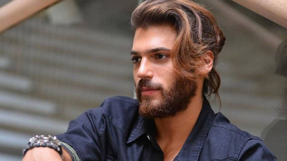 جان يامان يطلب يد حبيبته الإيطالية بطريقة رومانسية (فيديو) صورة رقم 8