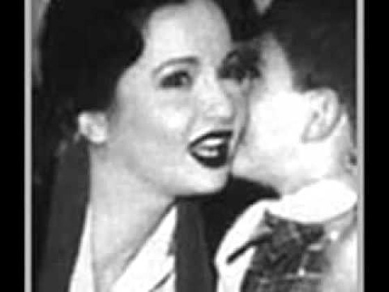 من «ست الحبايب» إلى «أمي ثم أمي».. أهم 7 أغنيات في عيد الأم صورة رقم 3