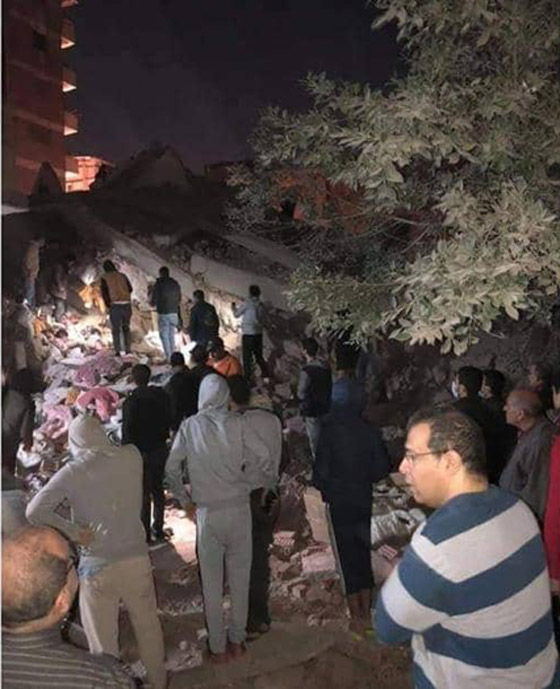 بالفيديو والصور.. انهيار عقار من 10 طوابق في القاهرة صورة رقم 2