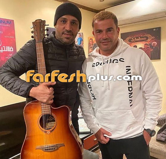 فيديو: أحمد حلمي يعلق ساخرا من تشابه ملابسه مع عمرو دياب ومحمد شرنوبي يقلدها! صورة رقم 8
