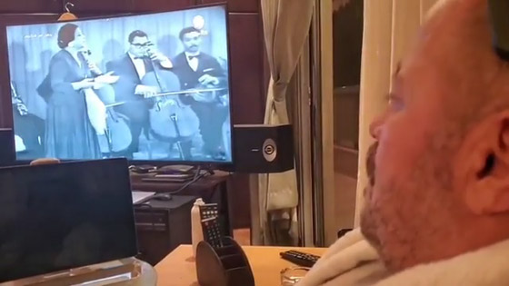 فيديو: جورج وسوف يغني مع ام كلثوم (عودت عيني على رؤياك) صورة رقم 1