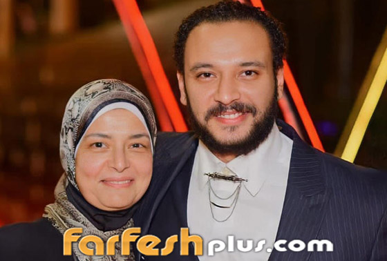 صور أحمد خالد صالح يحمل نعش والدته التي توفيت بكورونا، ويتلقى عزاء النجوم صورة رقم 7