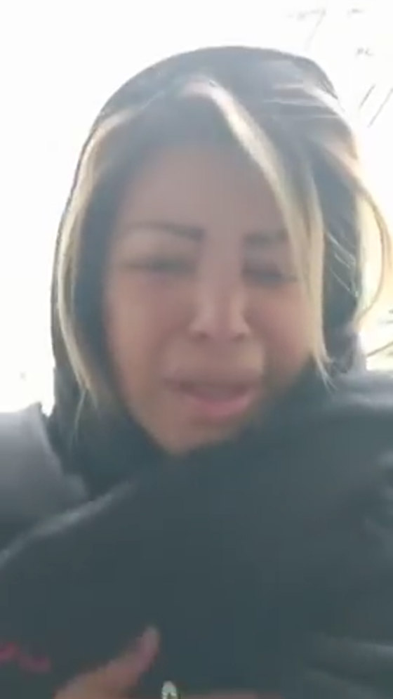 بالفيديو - فلة الجزائرية تبكي بحرقة على رحيل شقيقتها صورة رقم 2