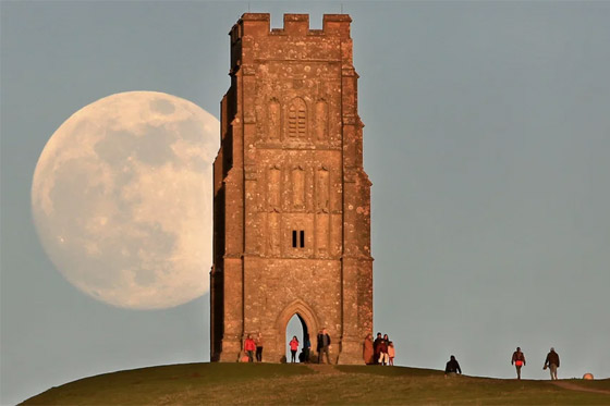 الأرض على موعد مع ظاهرة القمر العملاق الزهري النادرة الأسبوع المقبل صورة رقم 9 الأرض على موعد مع ظاهرة القمر العملاق الزهري النادرة الأسبوع المقبل صورة رقم 9