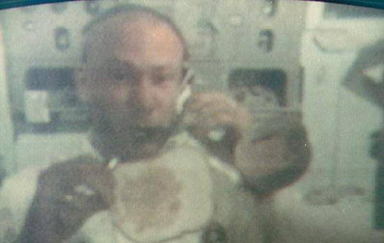 وفاة رائد الفضاء الأمريكي المنسي والأكثر عزلة الذي شارك بأول رحلة للقمر صورة رقم 5 وفاة رائد الفضاء الأمريكي المنسي والأكثر عزلة الذي شارك بأول رحلة للقمر صورة رقم 5